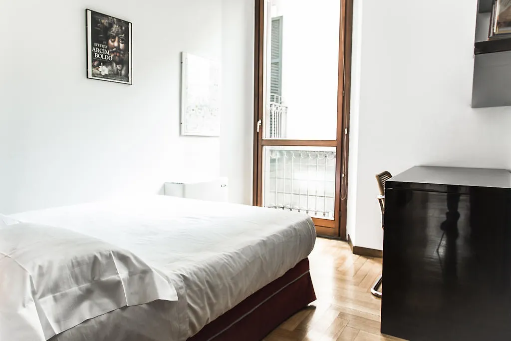 San Maurilio Apartments Milaan 0*,