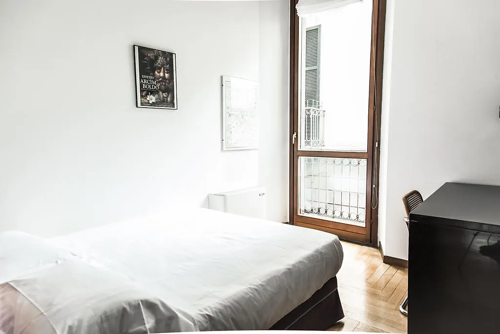 San Maurilio Apartments Milaan