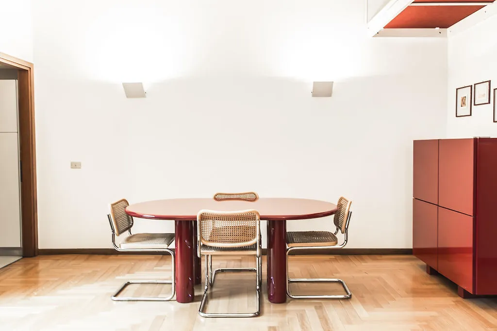 Επικοινωνία με το San Maurilio Apartments